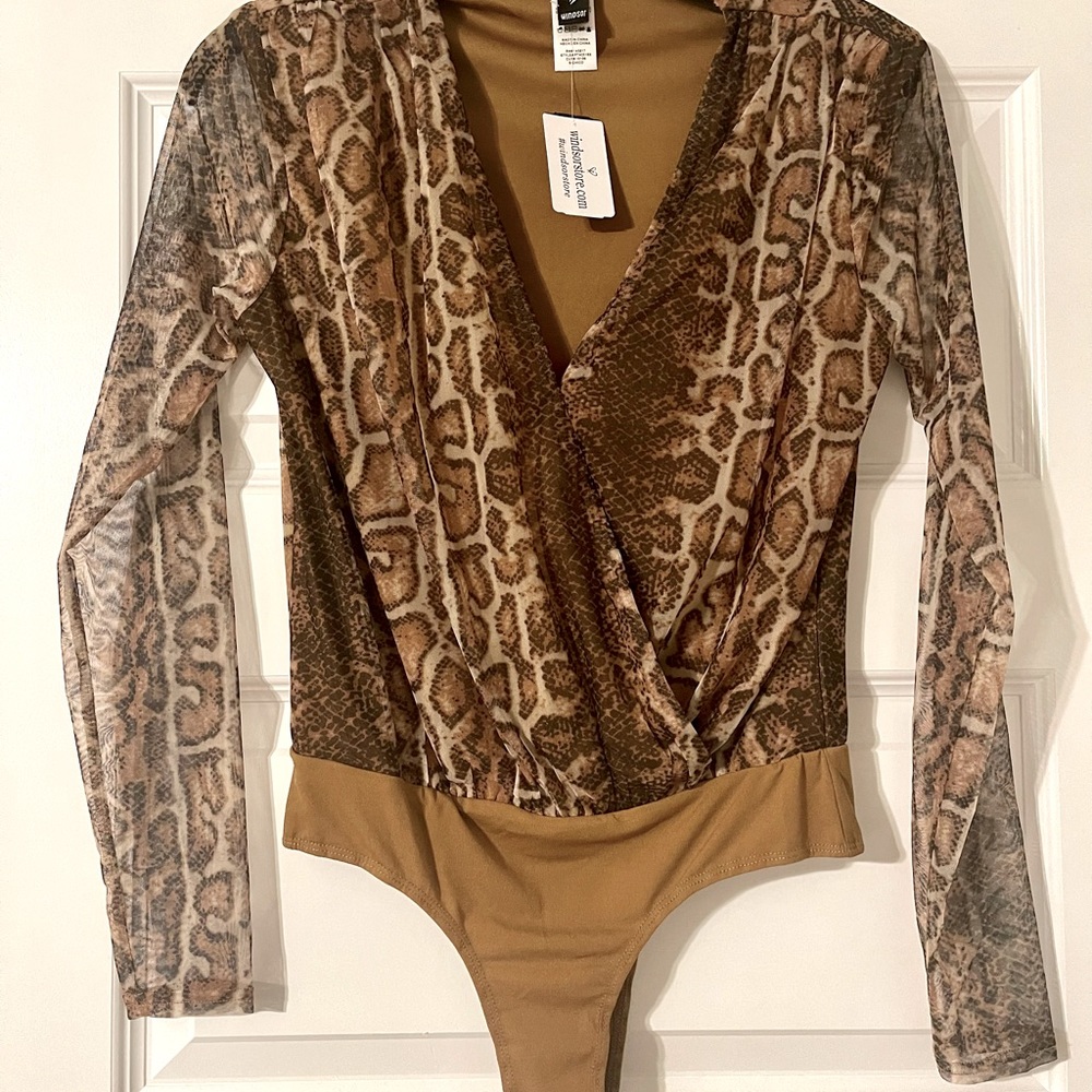Sheer arms, V-Neck bodysuit with tags still attached